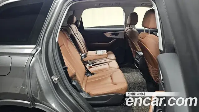 Audi Q7 2022 — Фото 11/20