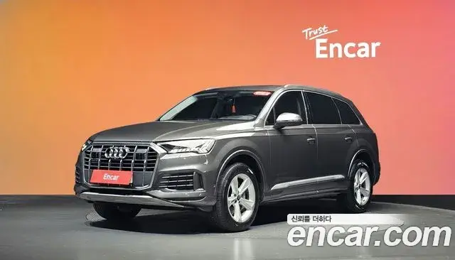 Audi Q7 2022 — Фото 1/20