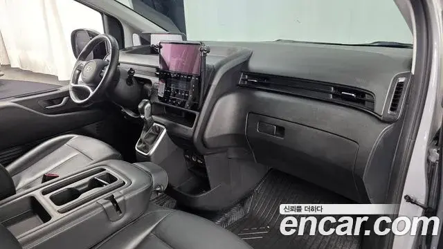 Hyundai Staria 2023 — Фото 6/20