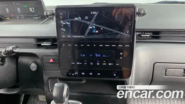 Hyundai Staria 2023 — Фото 14/20