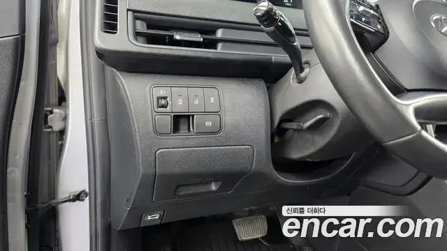 Hyundai Staria 2023 — Фото 16/20