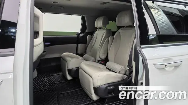 Kia Carnival 2022 — Фото 11/20