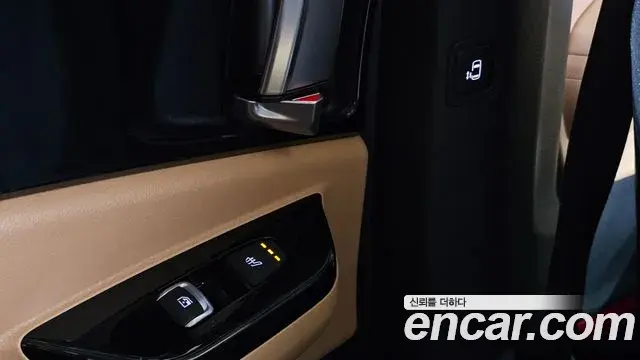 Kia Carnival 2022 — Фото 19/20