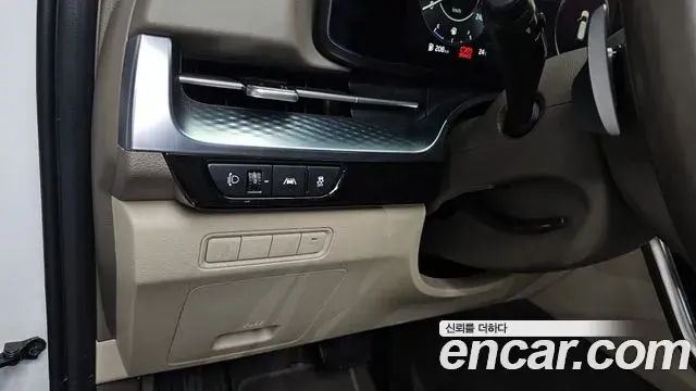 Kia Carnival 2021 — Фото 16/20