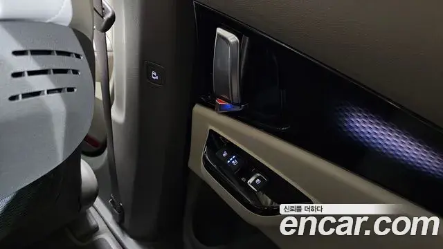 Kia Carnival 2021 — Фото 19/20