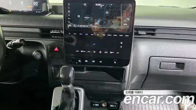 Hyundai Staria 2022 — Photo 14/20