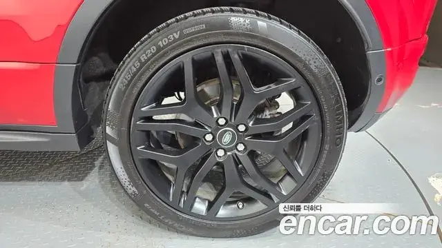 Land Rover Range Rover Evoque 2019 — ფოტო 18/35