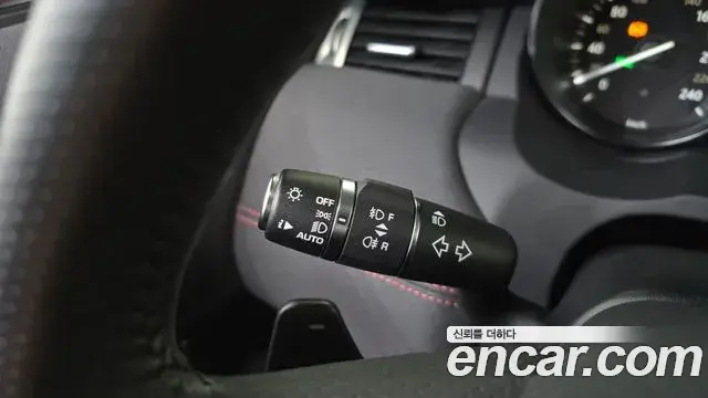 Land Rover Range Rover Evoque 2019 — ფოტო 27/35
