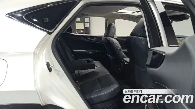 Lexus NX450h+ 2022 — Photo 25/38