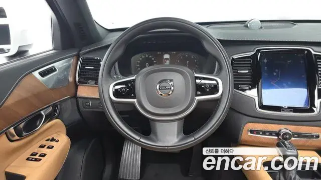 Volvo XC90 2018 — Фото 12/20