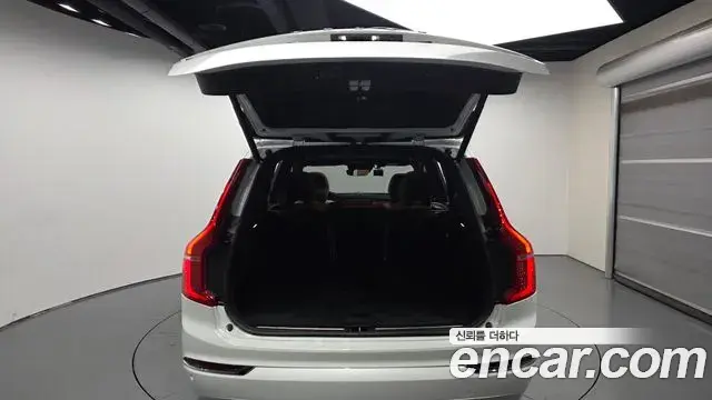 Volvo XC90 2018 — Фото 20/20