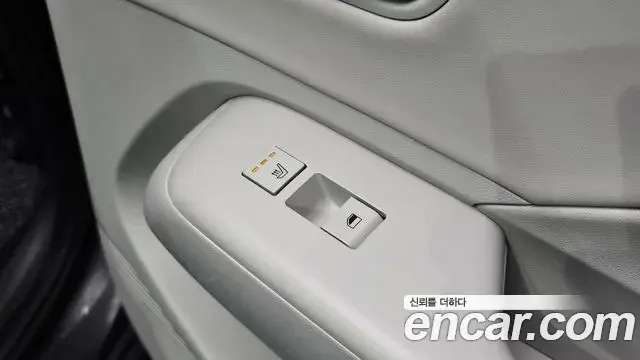 Hyundai Kona 2023 — Фото 17/20