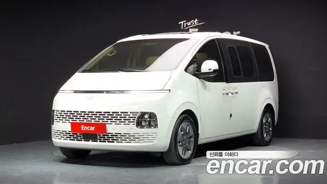 Hyundai Staria 2024 — Фото 1/20