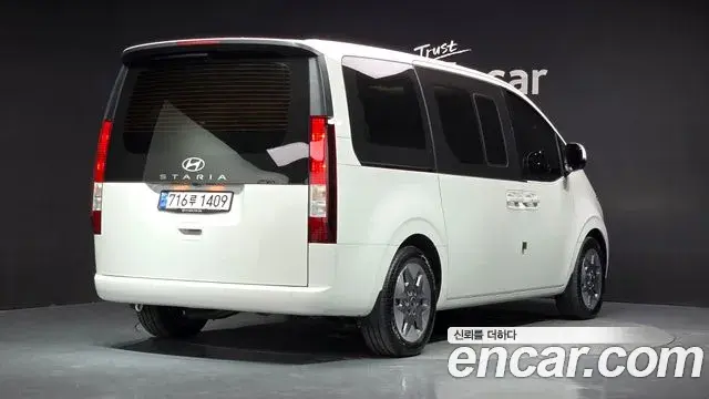 Hyundai Staria 2024 — Фото 2/20