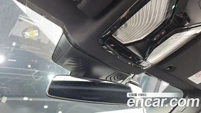 BMW 5 Series 2023 — Photo 18/20