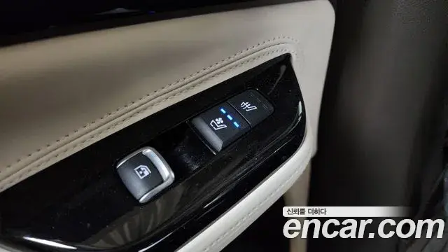 Kia Carnival 2022 — Photo 19/20