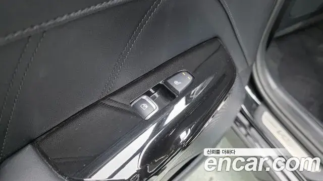 Kia K5 2023 — ფოტო 7/34