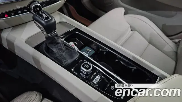 Volvo V60 Cross Country 2019 — Фото 9/20