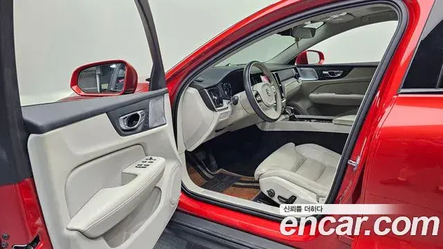 Volvo V60 Cross Country 2019 — Фото 10/20