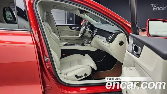 Volvo V60 Cross Country 2019 — Фото 11/20