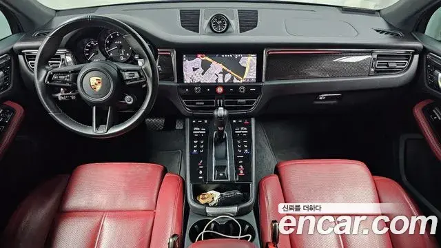Porsche Macan 2023 — Фото 7/20