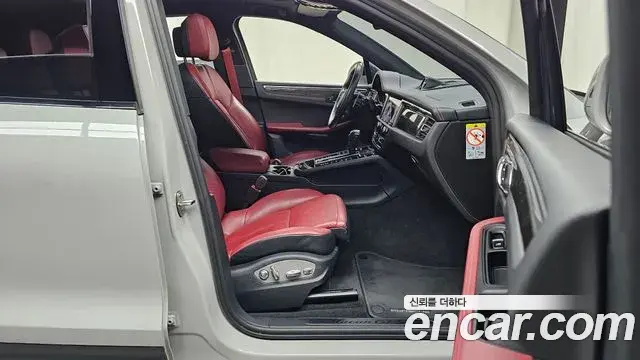 Porsche Macan 2023 — Фото 11/20