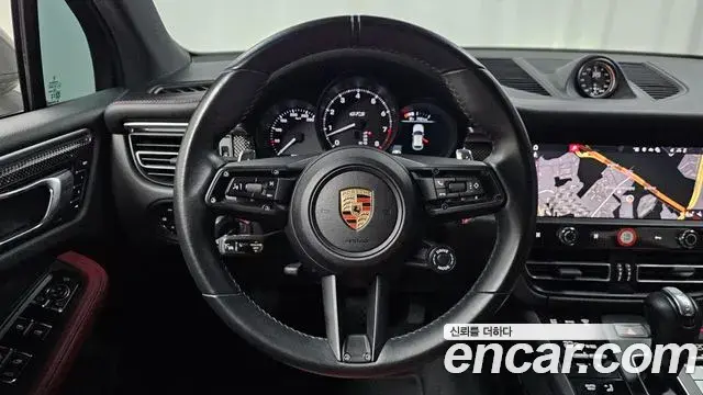 Porsche Macan 2023 — Фото 13/20