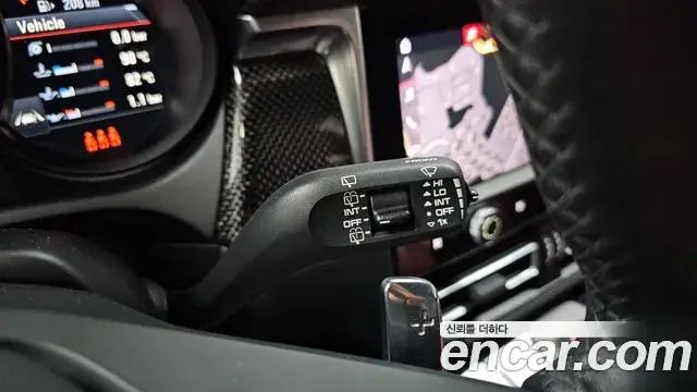 Porsche Macan 2023 — ფოტო 17/30