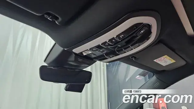 Porsche Macan 2023 — ფოტო 2/30