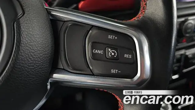 Jeep Wrangler 2022 — Фото 18/20