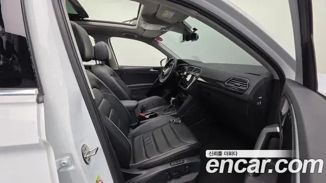 Volkswagen Tiguan 2023 — Photo 12/20