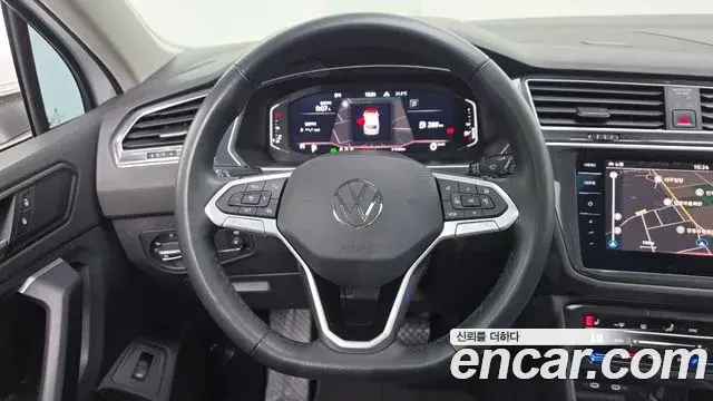 Volkswagen Tiguan 2023 — Photo 8/20