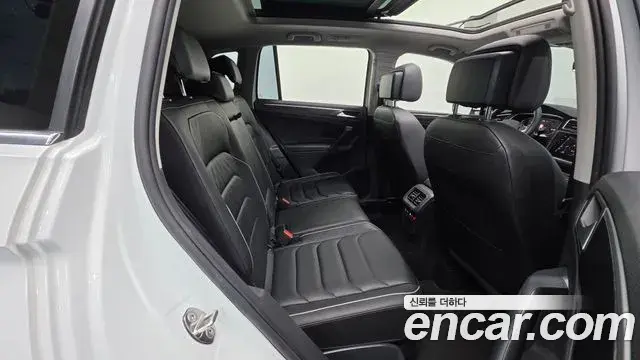 Volkswagen Tiguan 2023 — Photo 16/20