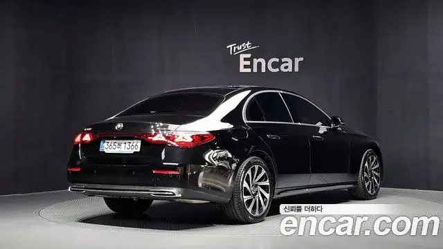 Mercedes-Benz E-Class 2026 — Фото 2/20