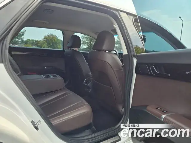 Hyundai Grandeur 2023 — Фото 18/20