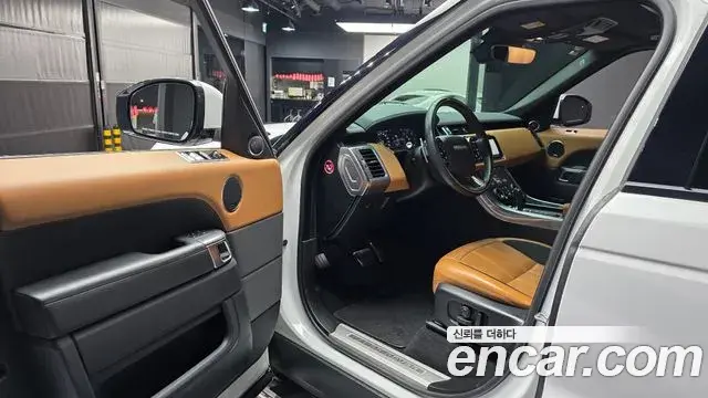 Land Rover Range Rover Sport 2019 — Photo 10/20