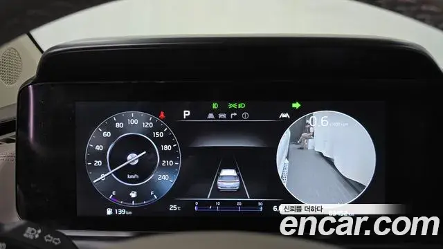 Kia Carnival 2022 — Фото 8/20