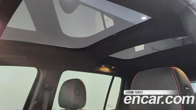 Mercedes-Benz GLB-Class 2025 — Photo 10/18