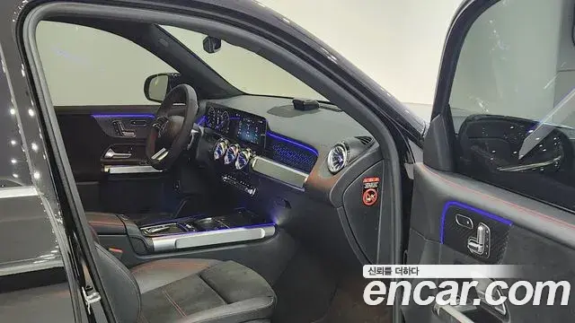 Mercedes-Benz GLB-Class 2025 — Photo 11/18