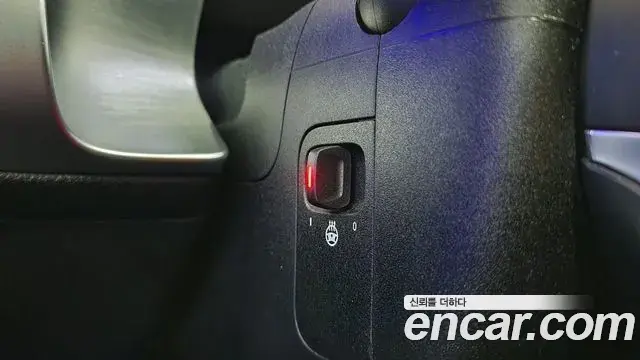 Mercedes-Benz GLB-Class 2025 — Photo 16/18