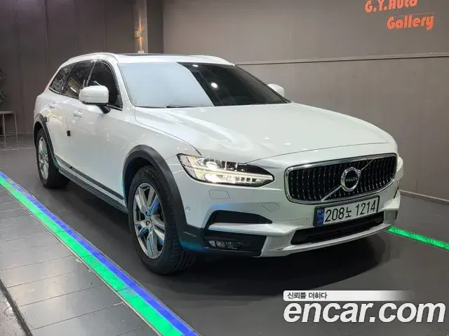 Volvo V90 Cross Country 2018 — Photo 5/17