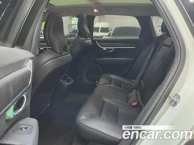 Volvo V90 Cross Country 2018 — Photo 2/17