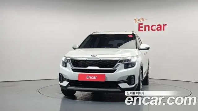Kia Seltos 2020 — Фото 3/20