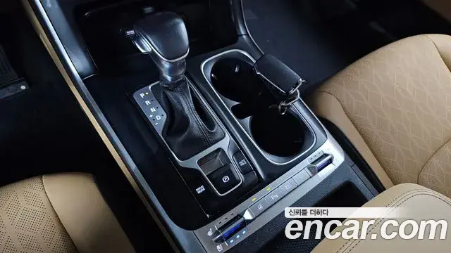 Kia Carnival 2023 — Photo 9/20