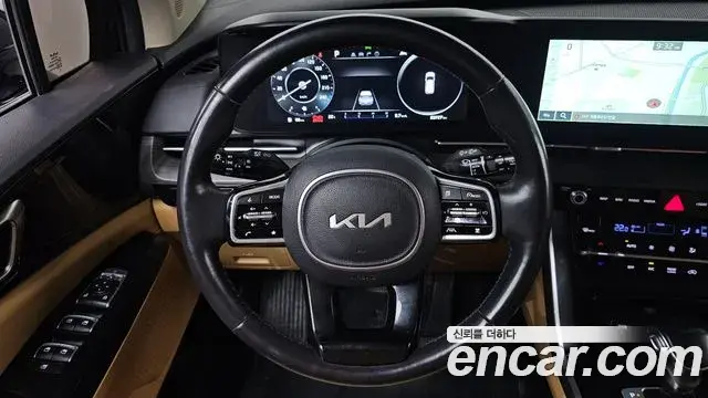 Kia Carnival 2023 — Photo 14/20
