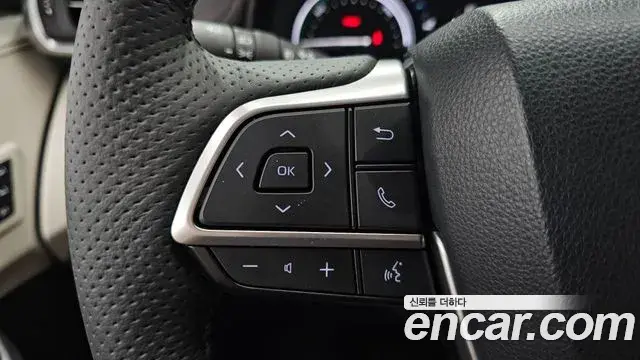 Toyota Sienna 2023 — ფოტო 10/33