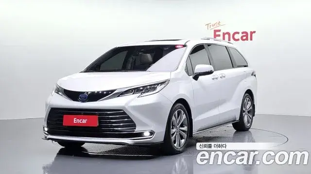 Toyota Sienna 2024 — ფოტო 12/20