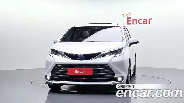 Toyota Sienna 2024 — ფოტო 11/20