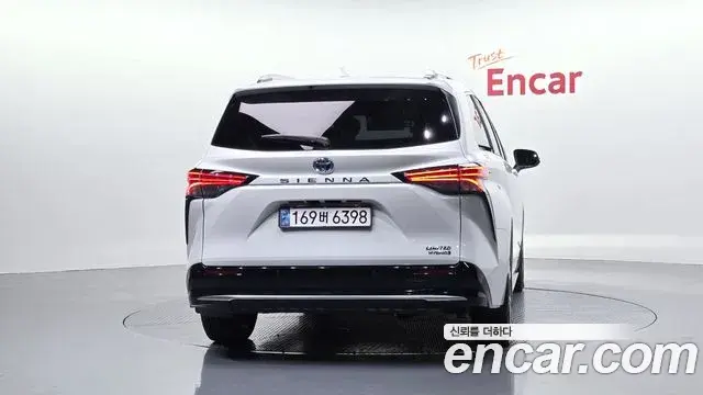 Toyota Sienna 2024 — ფოტო 16/20