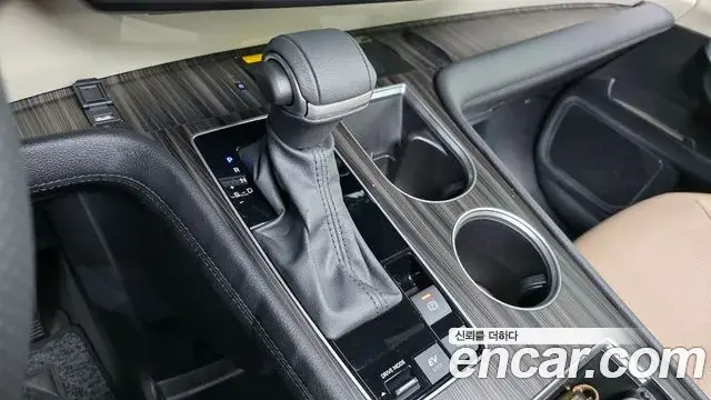 Toyota Sienna 2024 — ფოტო 15/20